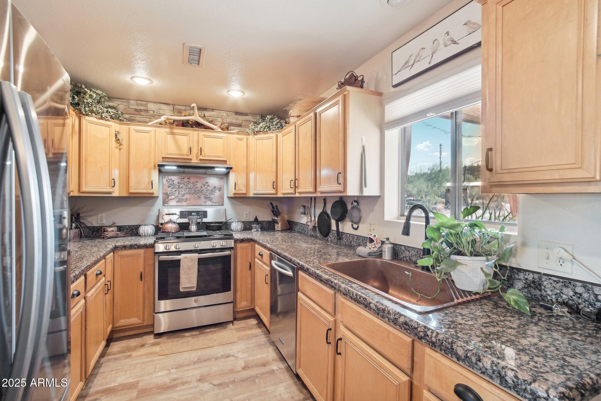 47435 North Meander Road New River, AZ 85087 - Photo 8 of 19 Kitchen
