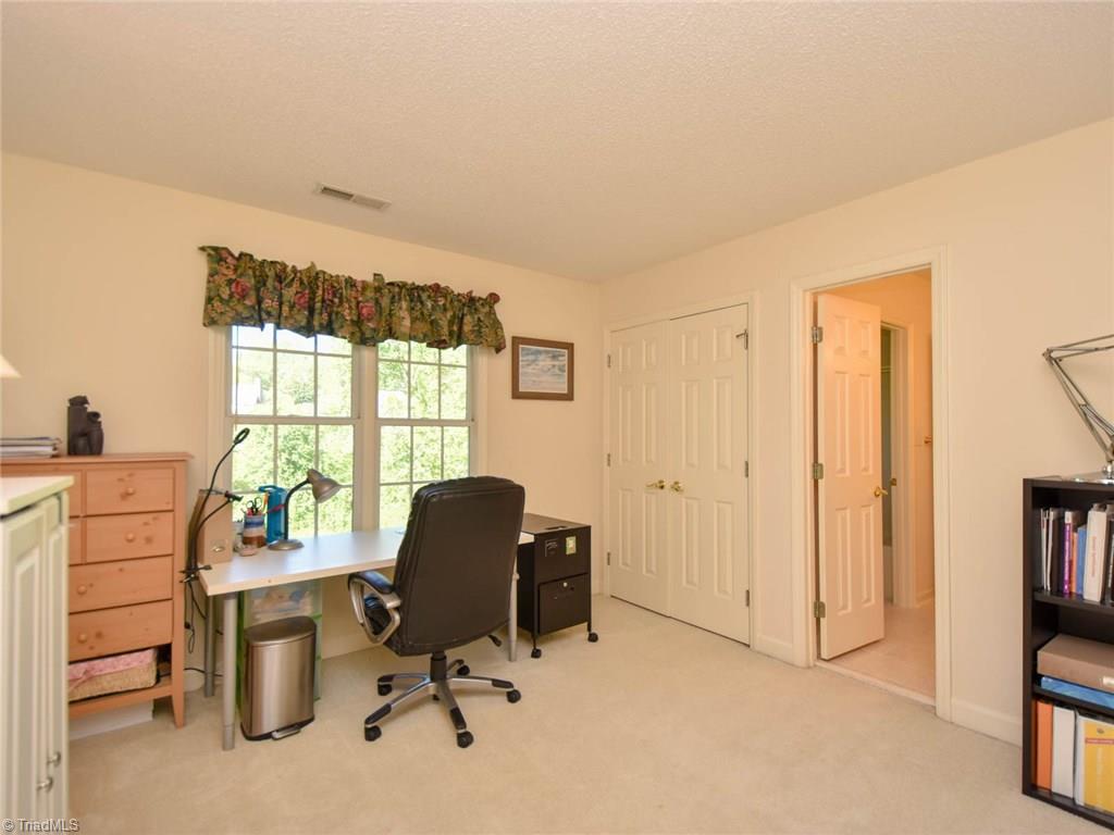 3817 Pinetop Road Greensboro, NC 27410 - Photo 23 of 29 Second upstairs bedroom w access to jack n jill bath.