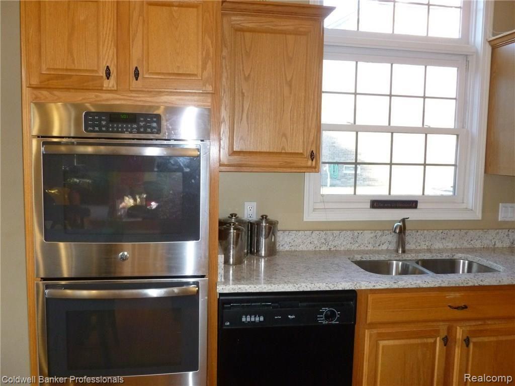 3984 May Center Road Lake Orion, MI 48360 - Photo 9 of 28 P1020915.JPG