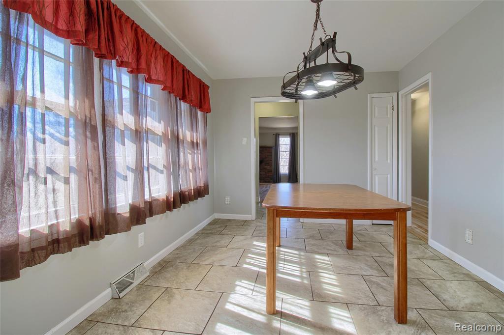 30620 Pennsylvania Road Romulus, MI 48174 - Photo 13 of 48
