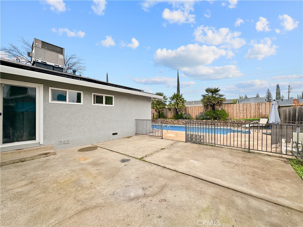 15 Regent Loop Oroville, CA 95966 - Photo 19 of 22 a view of a house with a backyard