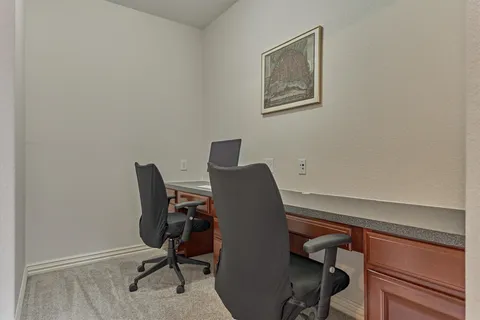 $750,000 | 11 East French Oaks Circle, The Woodlands, TX 77382