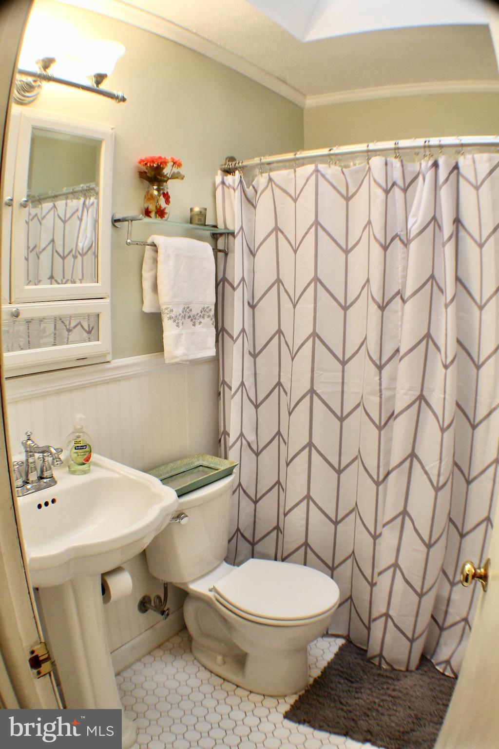 3150 Derry Road Philadelphia, PA 19154 - Photo 21 of 27 Updated bathroom