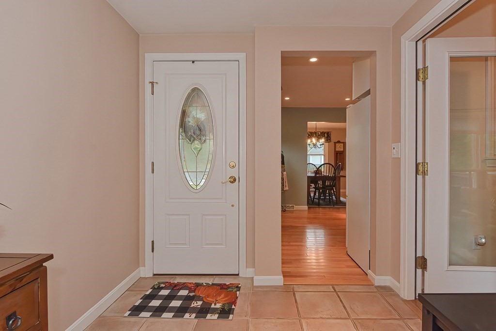 14 Davis Farm Road Ashland, MA 01721 - Photo 5 of 29 Gallery Image 5