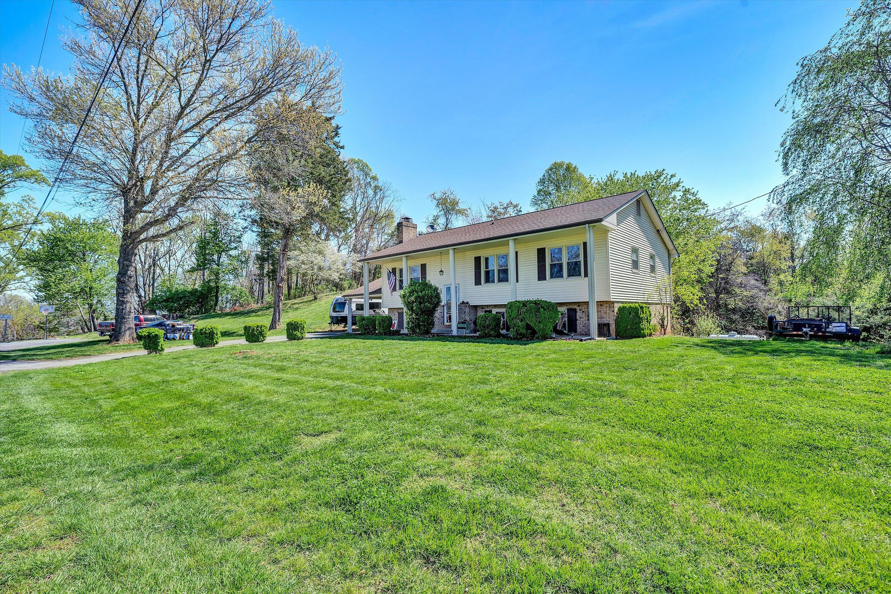 262 Mountain View Road Troutville, VA 24175 - Photo 2 of 29 02-SGP-00011