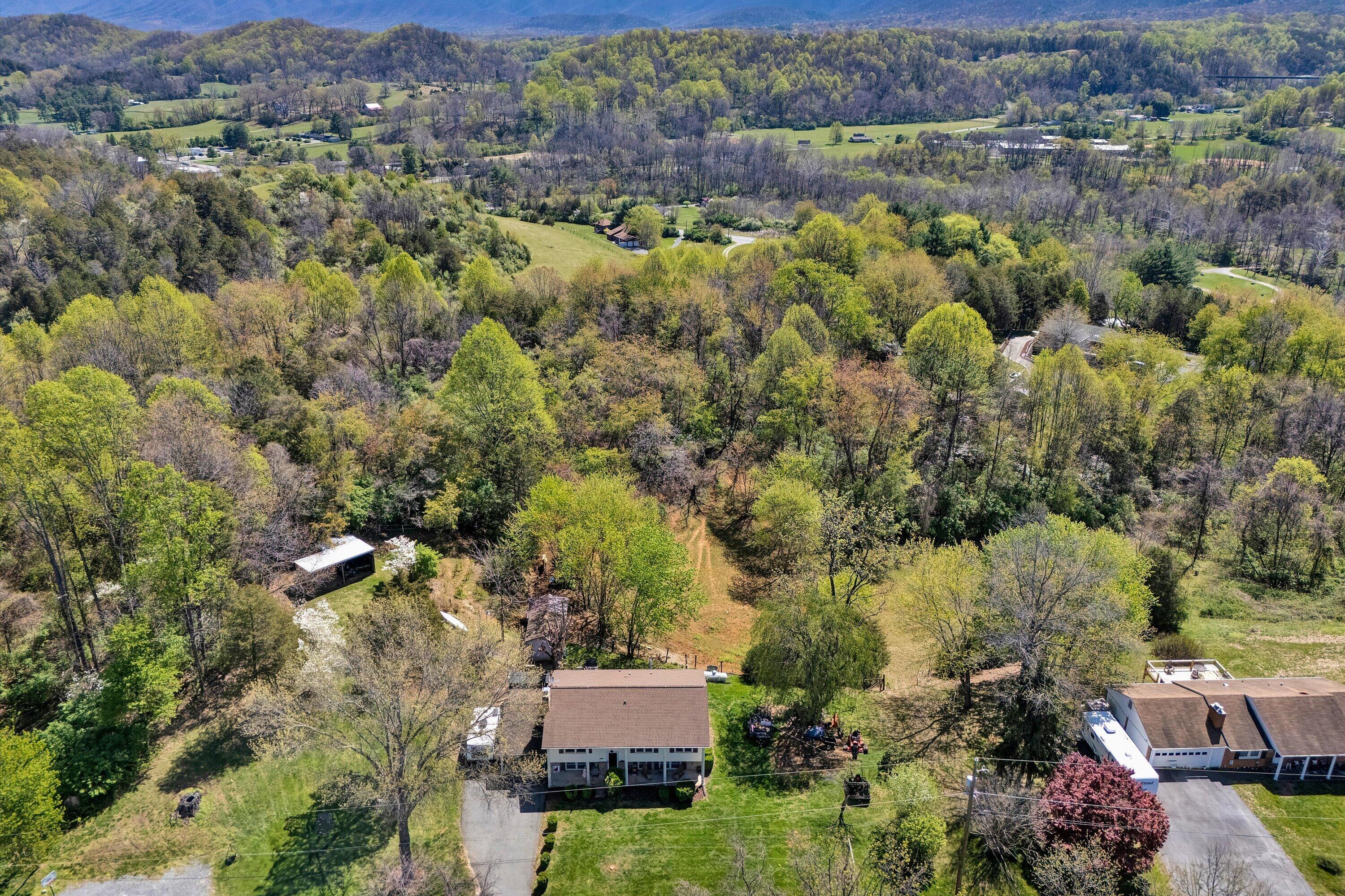 262 Mountain View Road Troutville, VA 24175 - Photo 3 of 29 03-SGP-0195