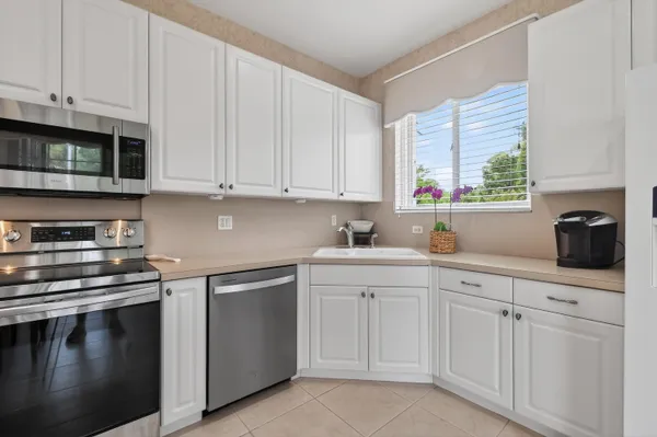 $2,800 | 425 Southwest Talquin Lane, Port St. Lucie, FL 34986