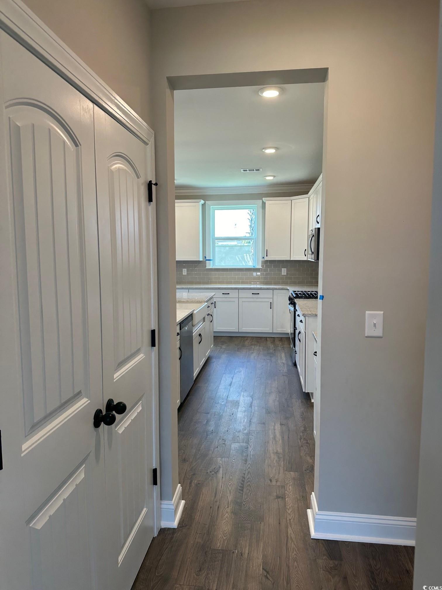 252 Hull Street Surfside Beach, SC 29575 - Photo 6 of 40 Gallery Image 6