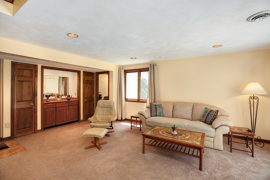 1 Garvey Road Framingham, MA 01701 - Photo 3 of 30
