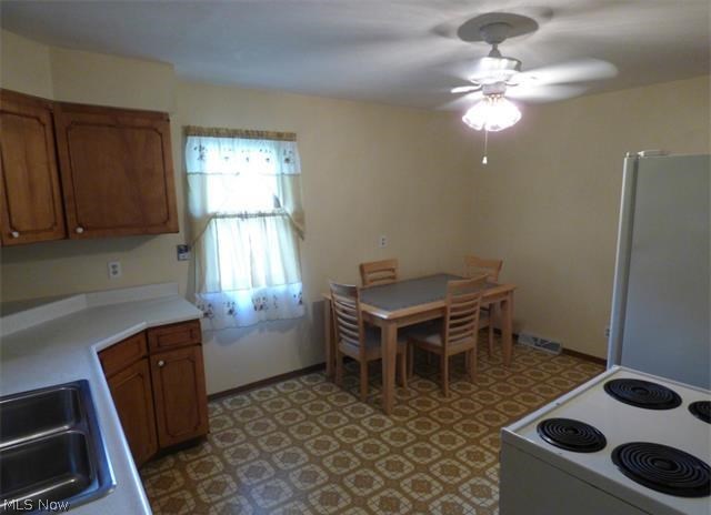 2404 Reeves Road Northeast Warren, OH 44483 - Photo 3 of 14 Gallery Image 3