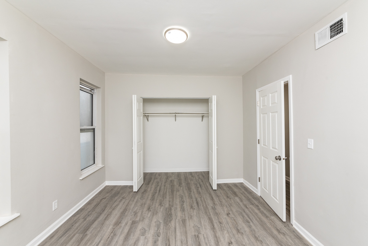1022 West Fry Street, Unit 2F Chicago, IL 60642 - Photo 10 of 15 wooden floor in an empty room