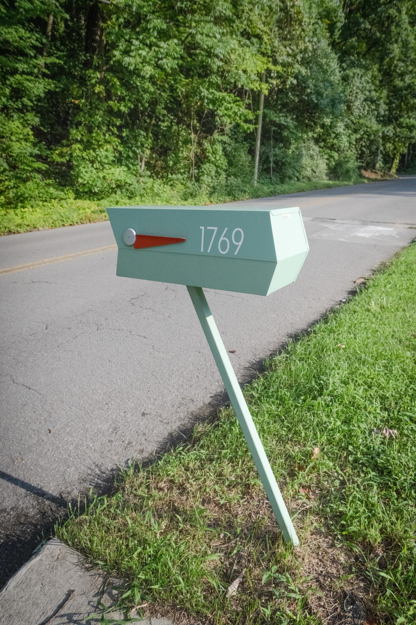 1769 Whiteoak Road Chattanooga, TN 37415 - Photo 2 of 75 1769 White Oak Rd