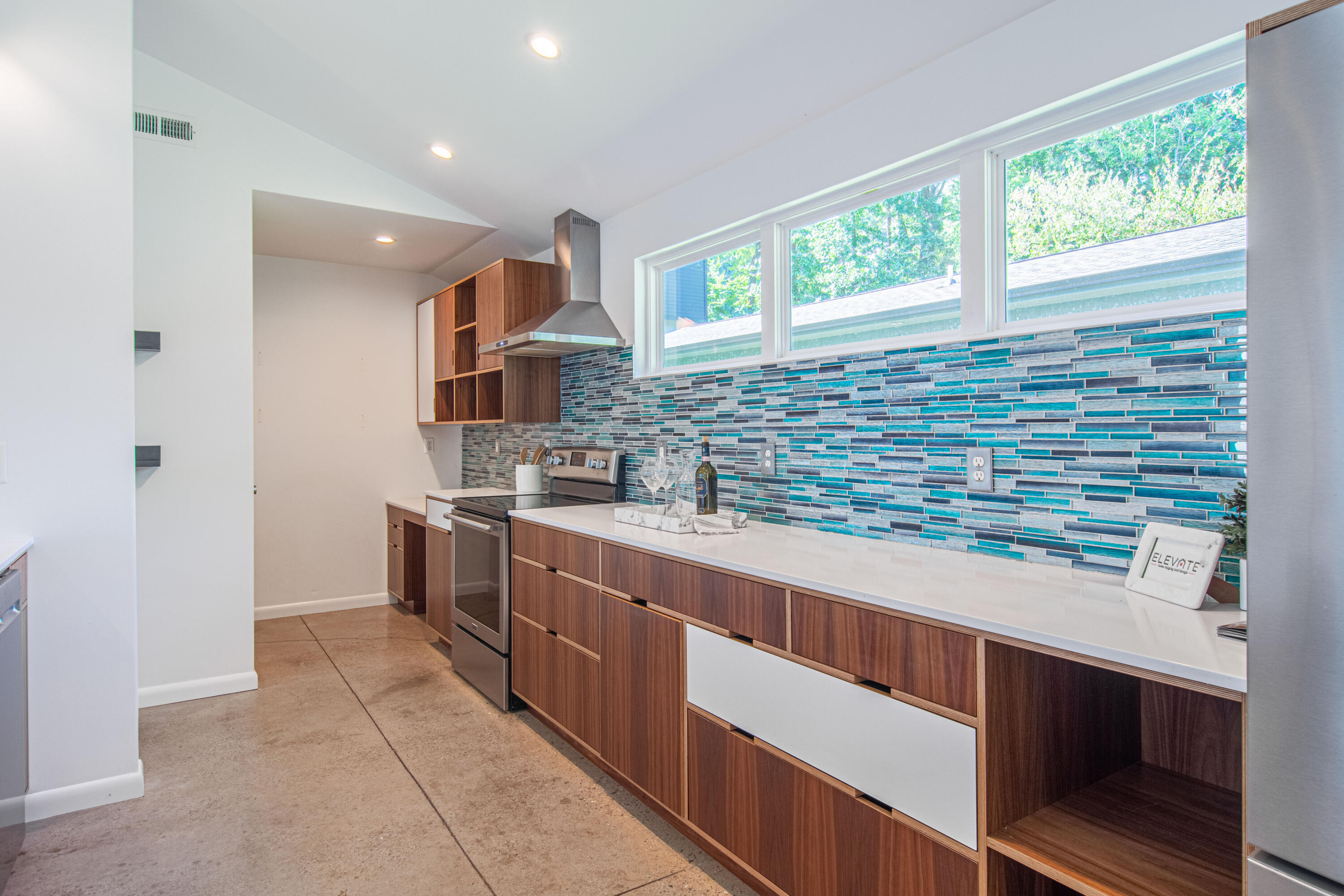1769 Whiteoak Road Chattanooga, TN 37415 - Photo 21 of 75 Kitchen