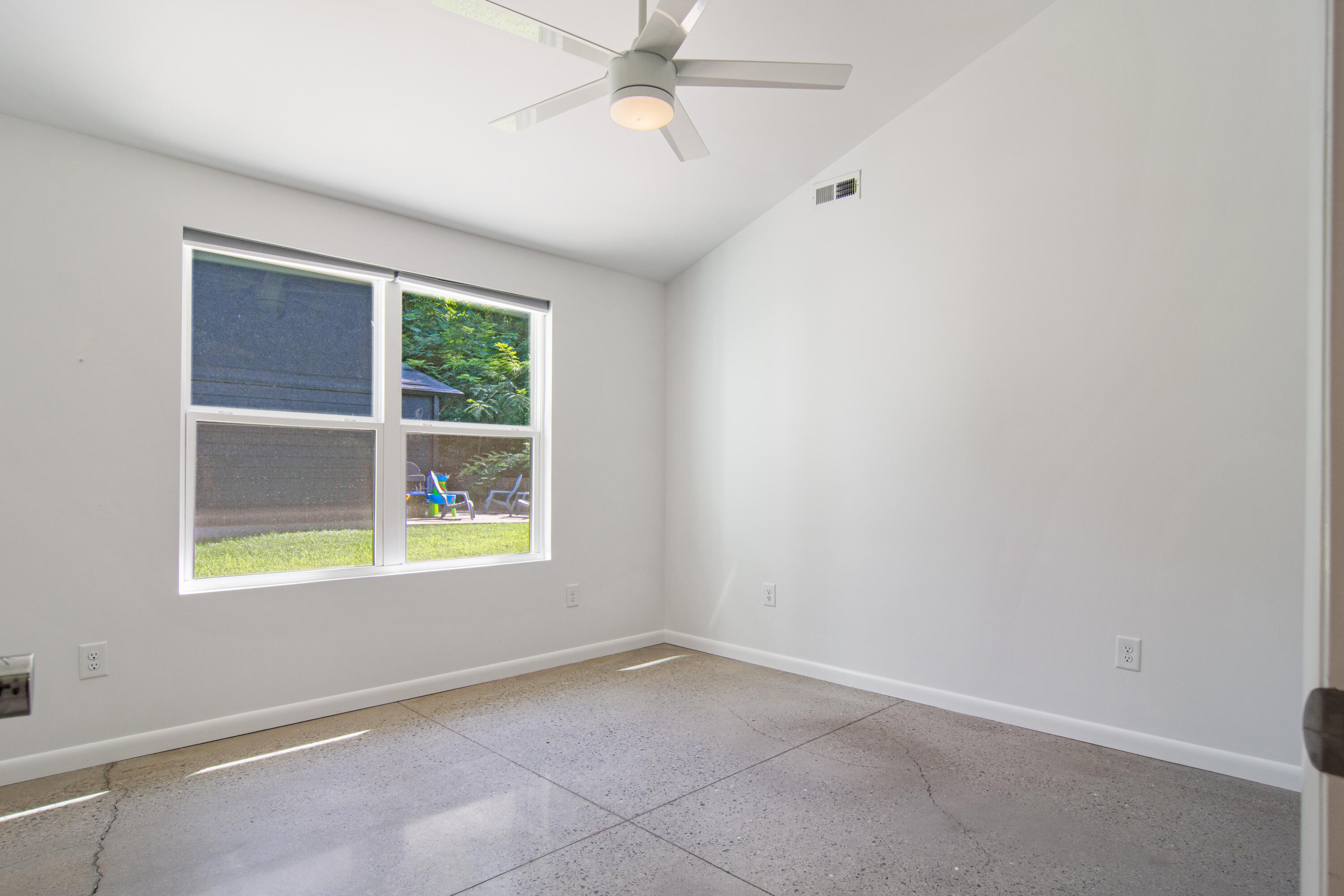 1769 Whiteoak Road Chattanooga, TN 37415 - Photo 36 of 75 Bedroom 1