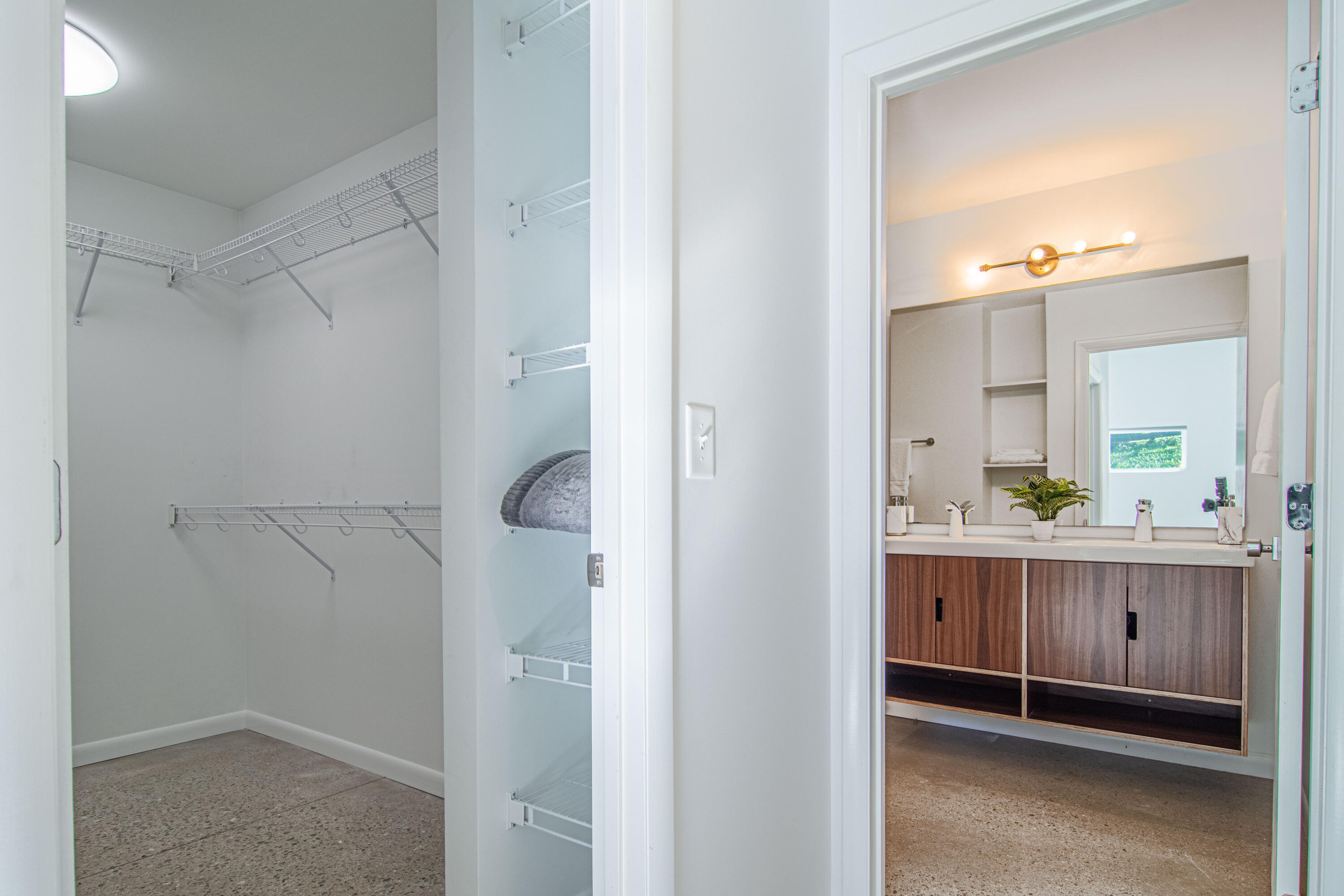 1769 Whiteoak Road Chattanooga, TN 37415 - Photo 51 of 75 Owner's Suite Bathroom & Closet