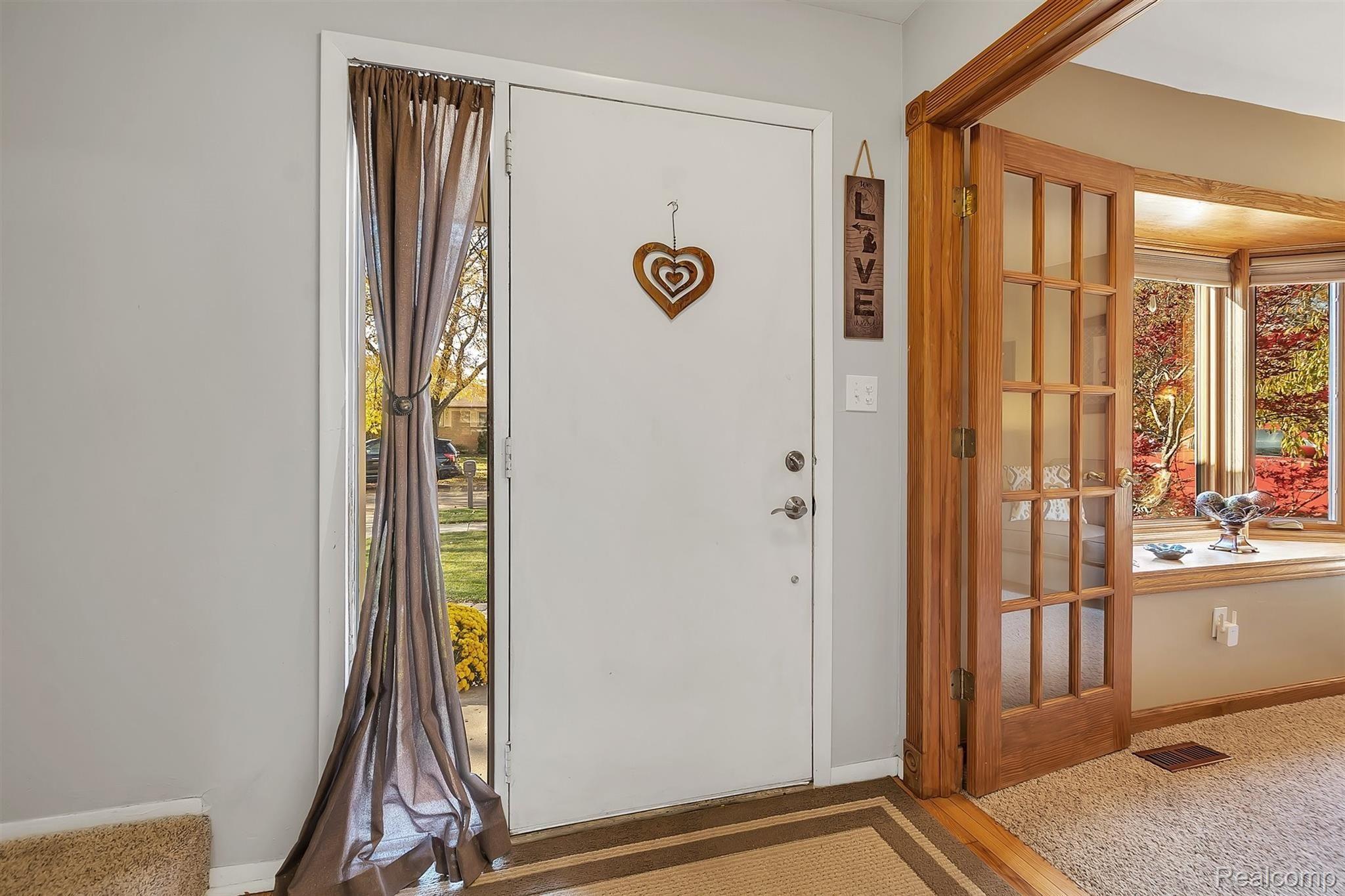 07-613 Merrimac  Rd-windowstill-rea.jpg