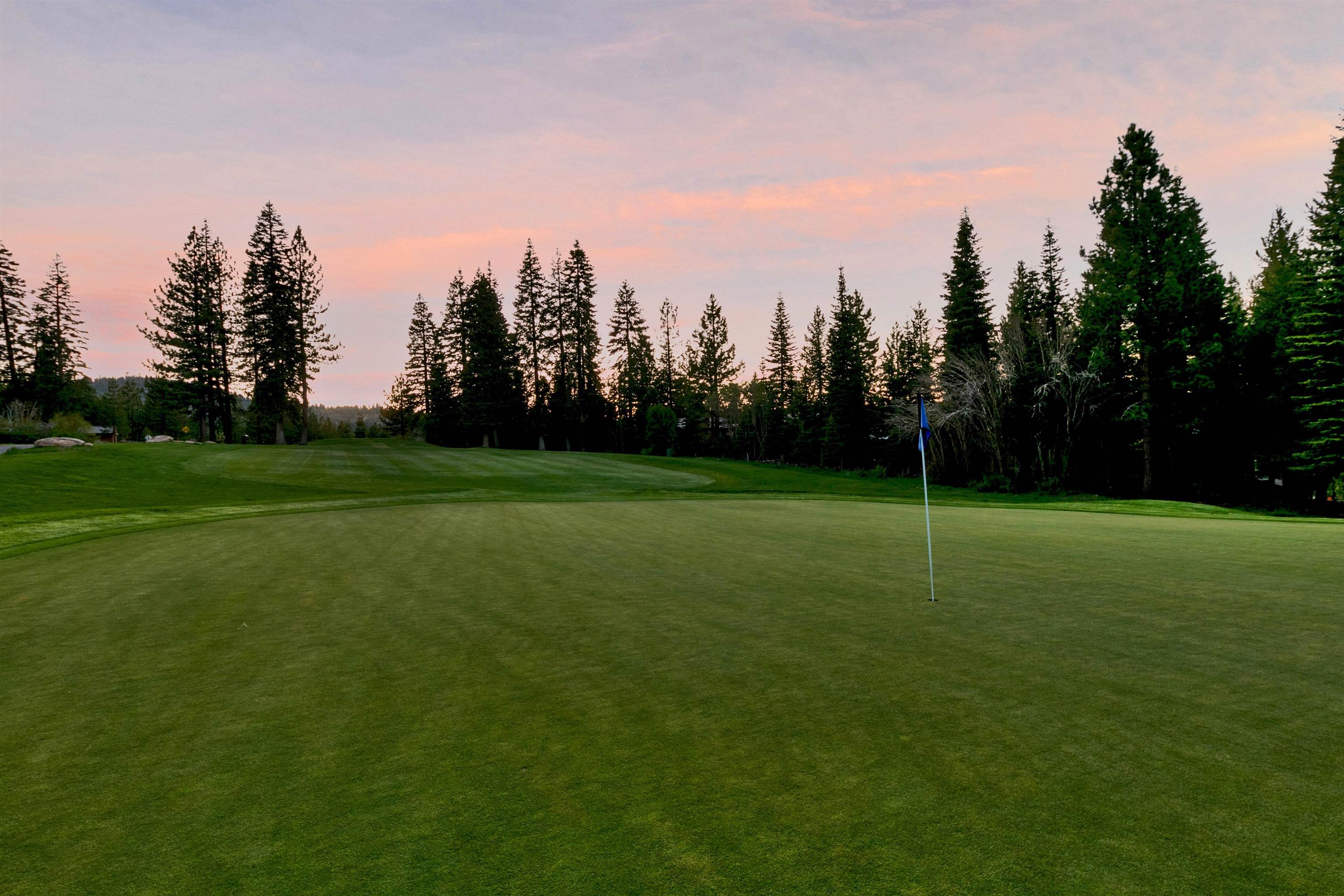 14204 Ski View Loop Truckee, CA 96161 - Photo 23 of 28 a view of a golf course