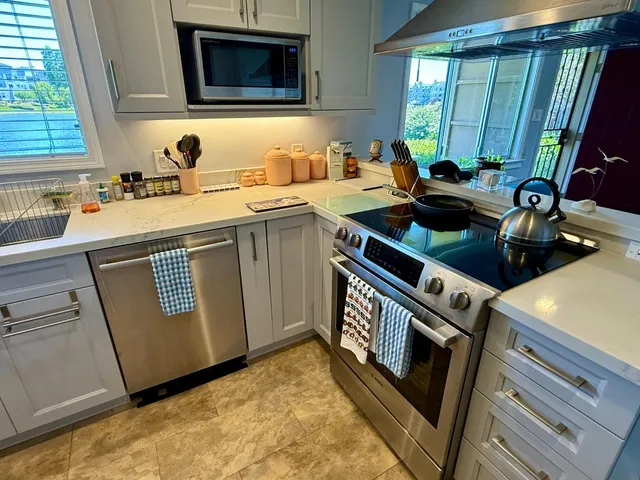 $560,000 | 1576 Marina Court, Unit H, San Mateo, CA 94403