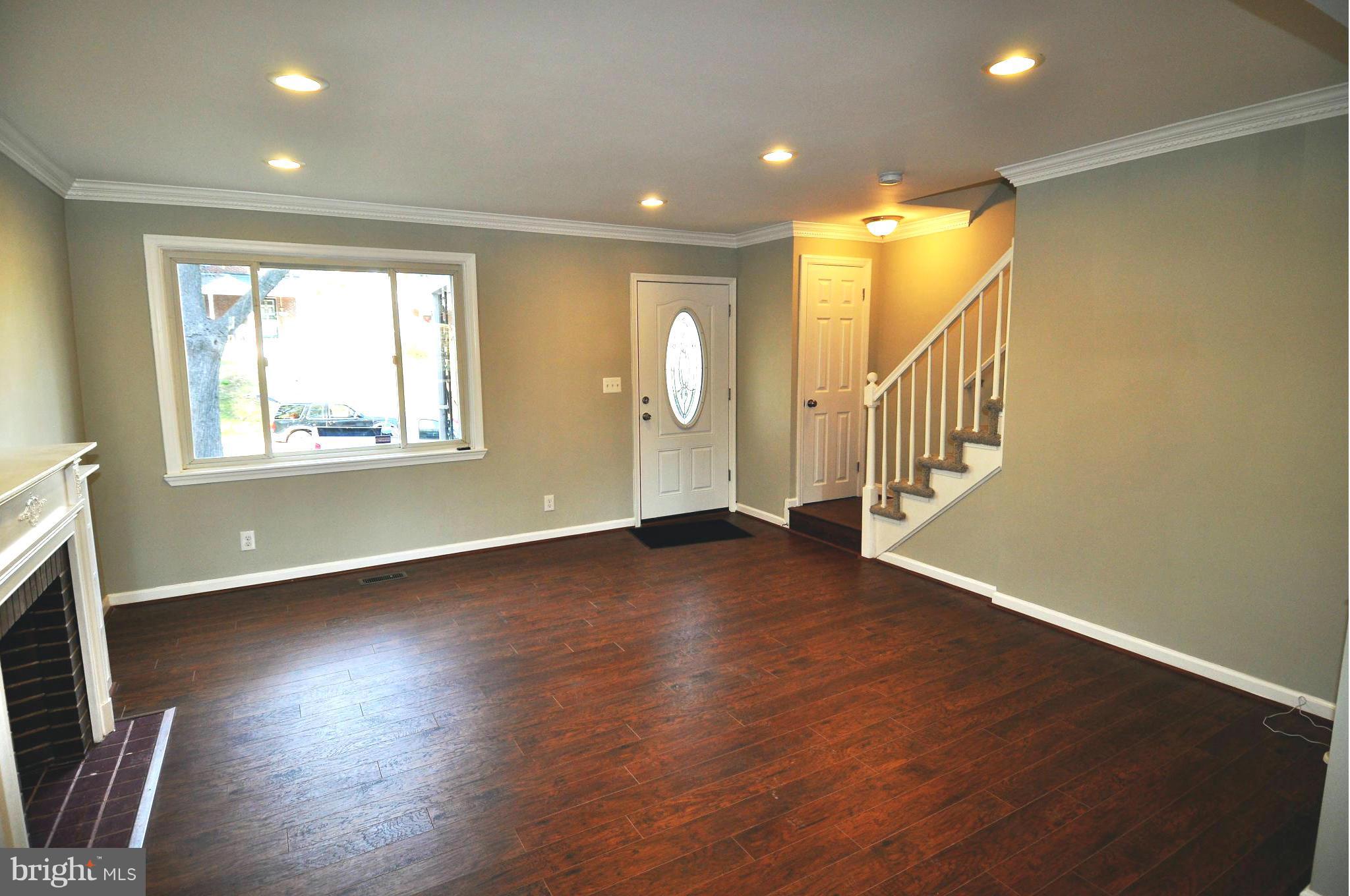 1623 Pentwood Road Baltimore, MD 21239 - Photo 6 of 20 Living Room