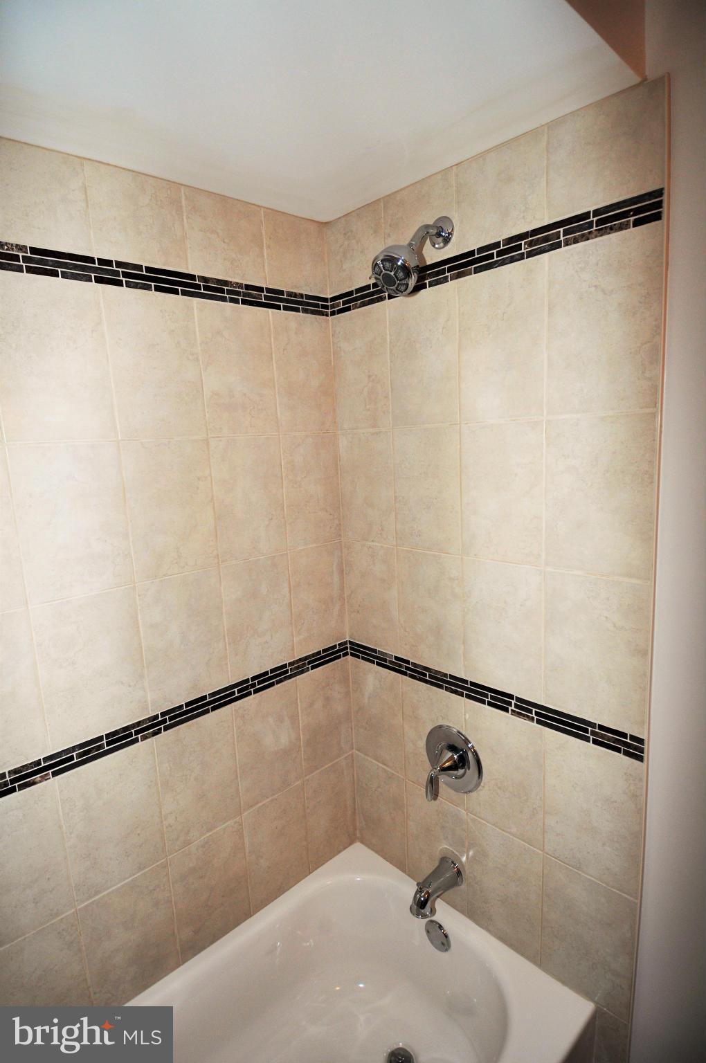 1623 Pentwood Road Baltimore, MD 21239 - Photo 10 of 20 2nd Floor Bath