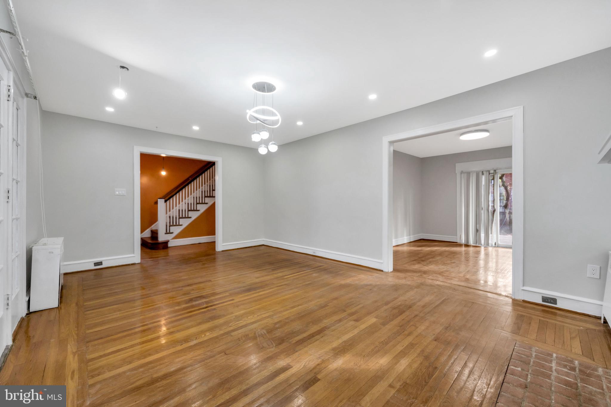 12 Golf Road Darby, PA 19023 - Photo 8 of 31