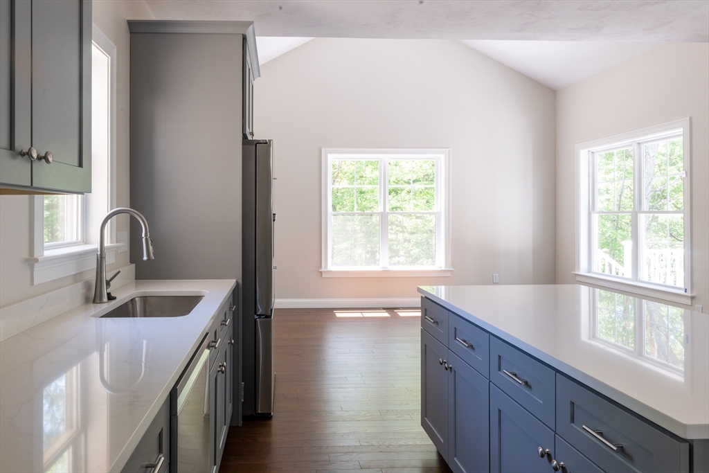 137 Mantell Road Uxbridge, MA 01569 - Photo 5 of 6