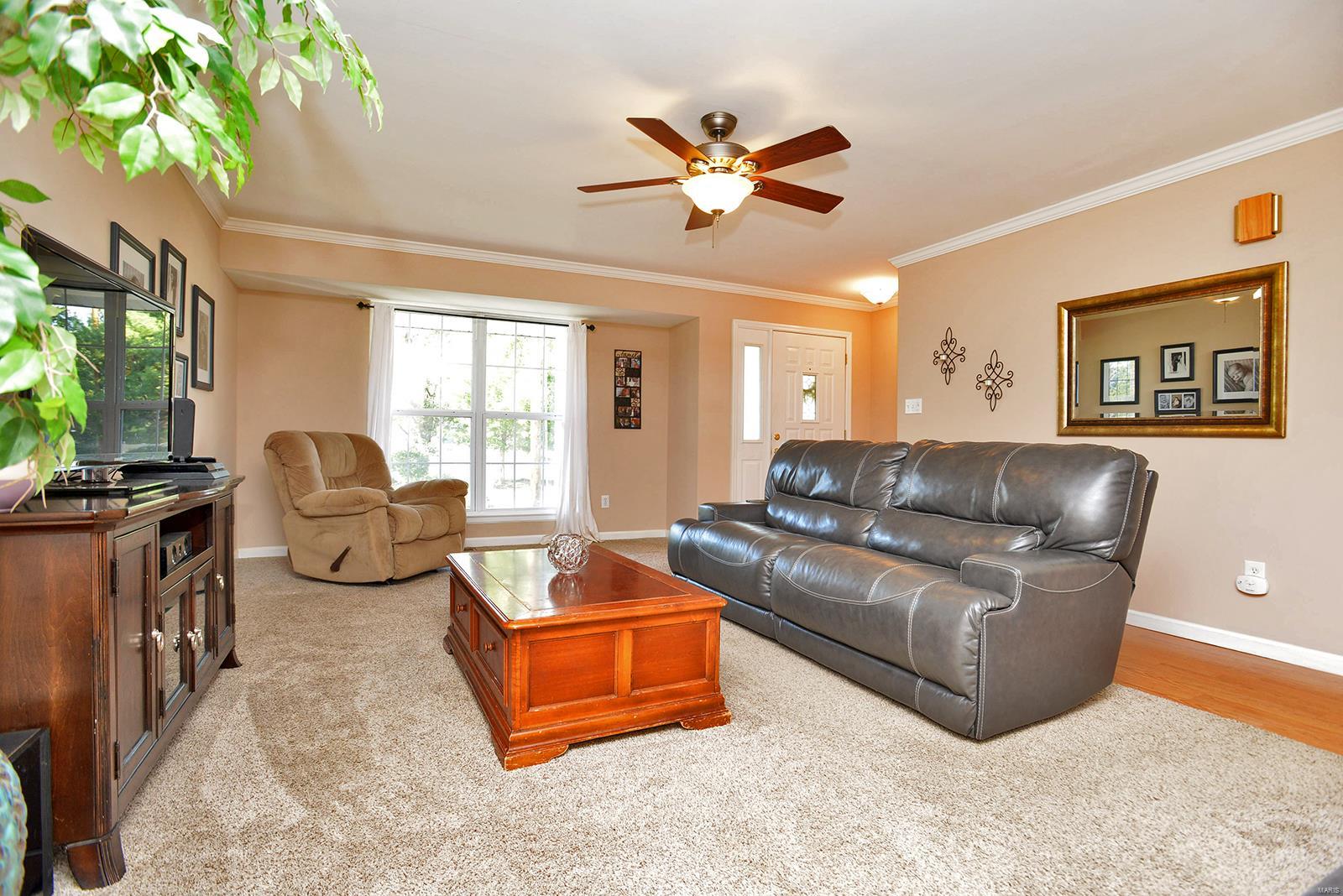 714 Reinke Road Ballwin, MO 63021 - Photo 5 of 32