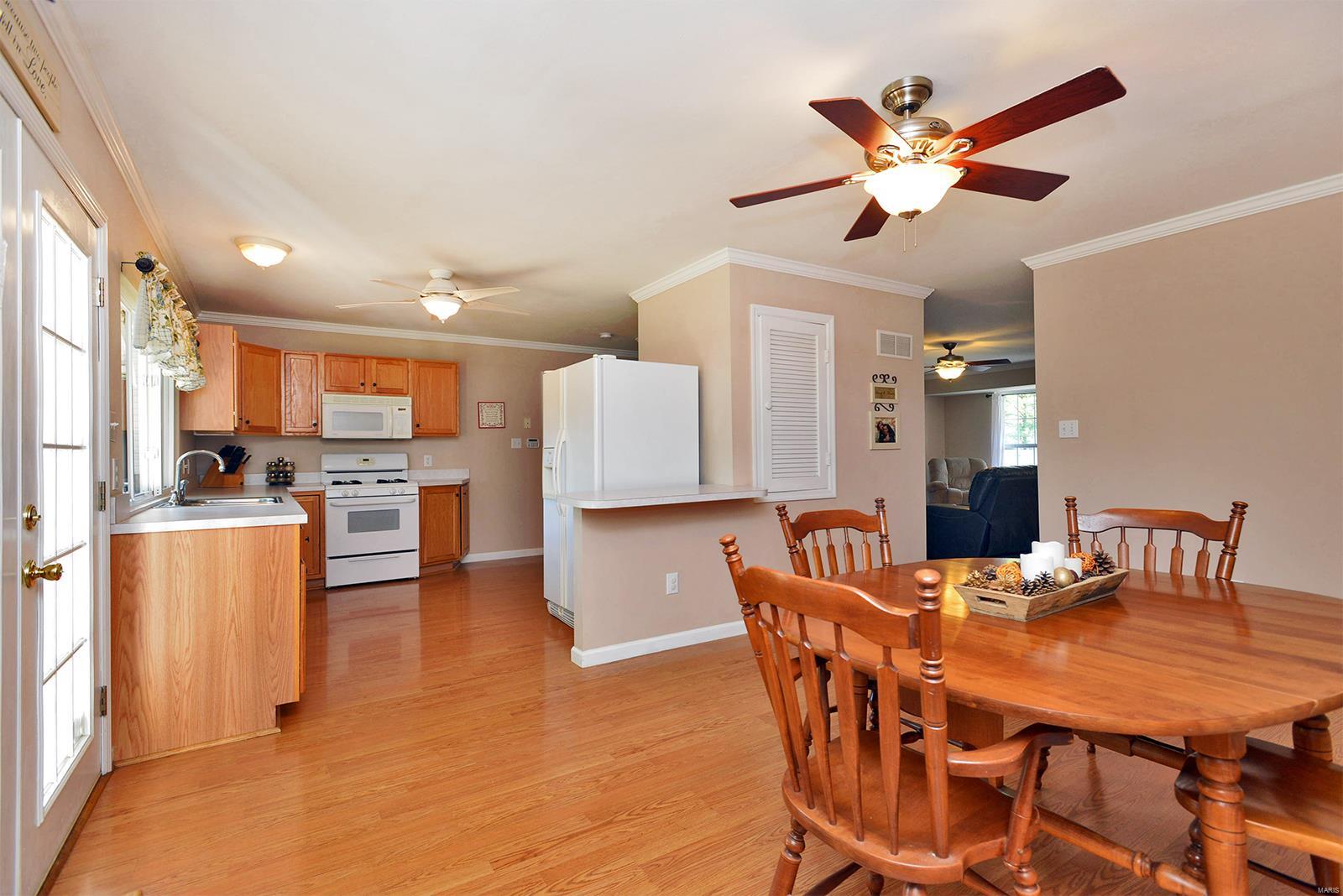 714 Reinke Road Ballwin, MO 63021 - Photo 7 of 32