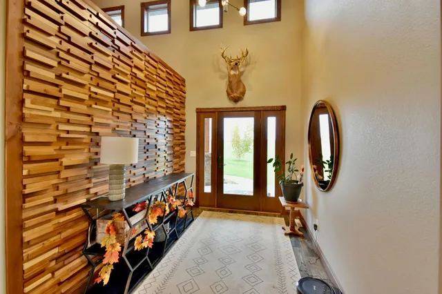 $1,050,000 | 11008 Alex Drive, Sauk Centre, MN 56378