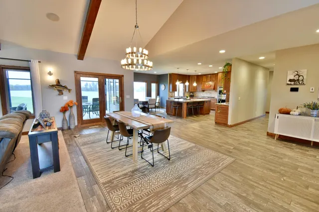 $1,050,000 | 11008 Alex Drive, Sauk Centre, MN 56378