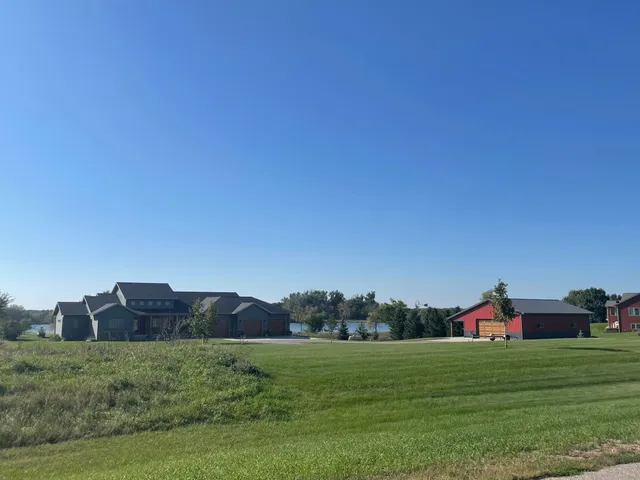 $1,050,000 | 11008 Alex Drive, Sauk Centre, MN 56378