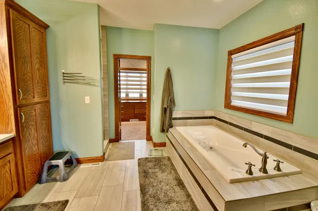 $1,050,000 | 11008 Alex Drive, Sauk Centre, MN 56378