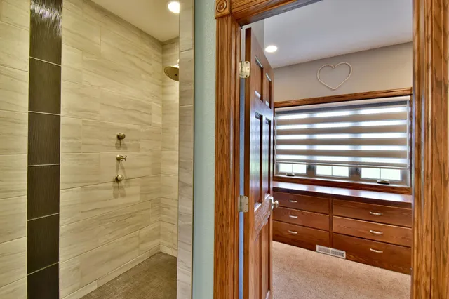 $1,050,000 | 11008 Alex Drive, Sauk Centre, MN 56378