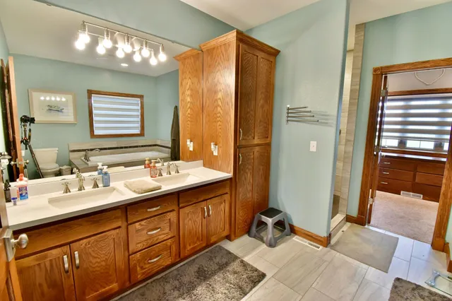 $1,050,000 | 11008 Alex Drive, Sauk Centre, MN 56378