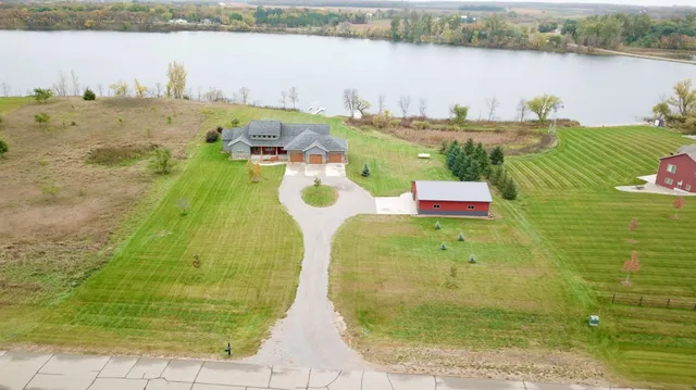 $1,050,000 | 11008 Alex Drive, Sauk Centre, MN 56378