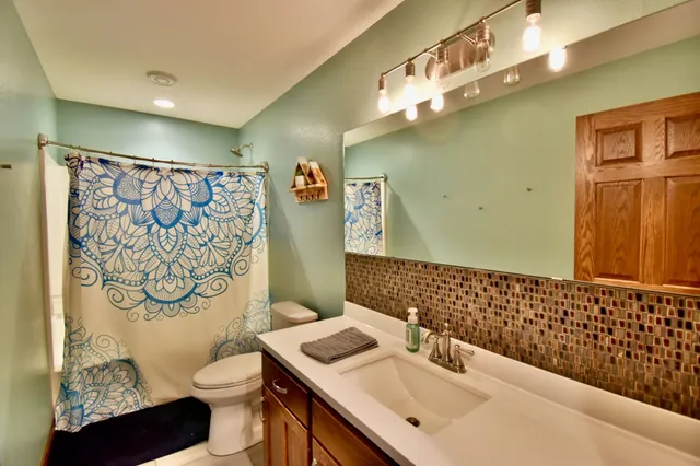 $1,050,000 | 11008 Alex Drive, Sauk Centre, MN 56378