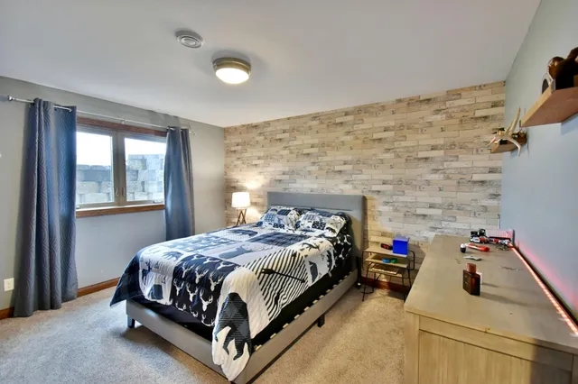 $1,050,000 | 11008 Alex Drive, Sauk Centre, MN 56378