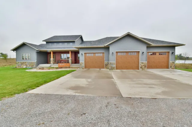 $1,050,000 | 11008 Alex Drive, Sauk Centre, MN 56378