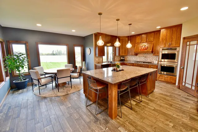 $1,050,000 | 11008 Alex Drive, Sauk Centre, MN 56378