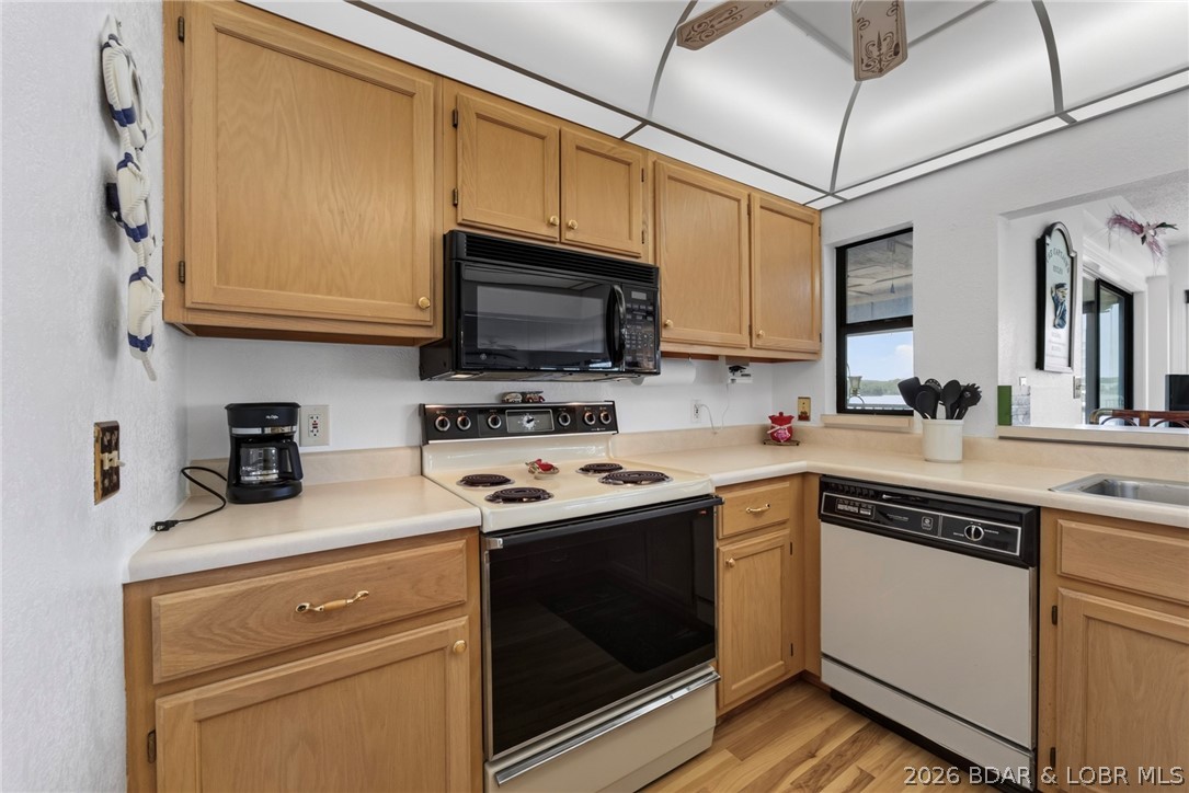 60 Branch Road, Unit 212 Lake Ozark, MO 65049 - Photo 11 of 33 Gallery Image 11