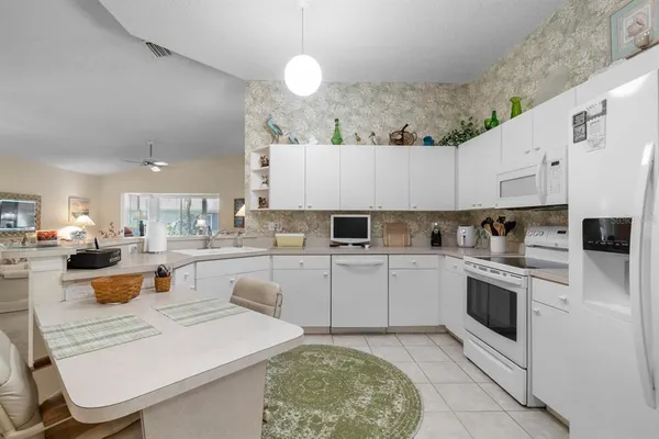 $175,000 | 2429 New Haven Circle, Unit 64, Sun City Center, FL 33573