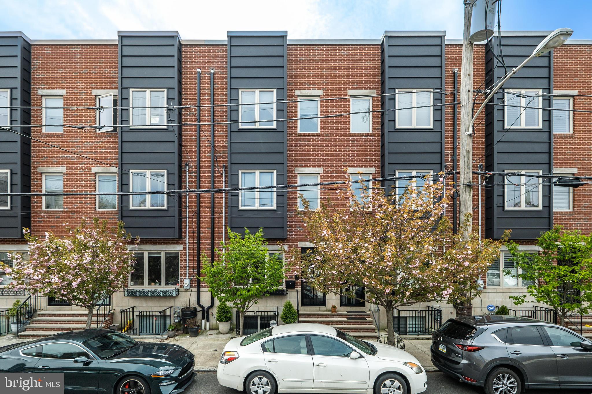 136 Reed Street Philadelphia, PA 19147 - Photo 2 of 62