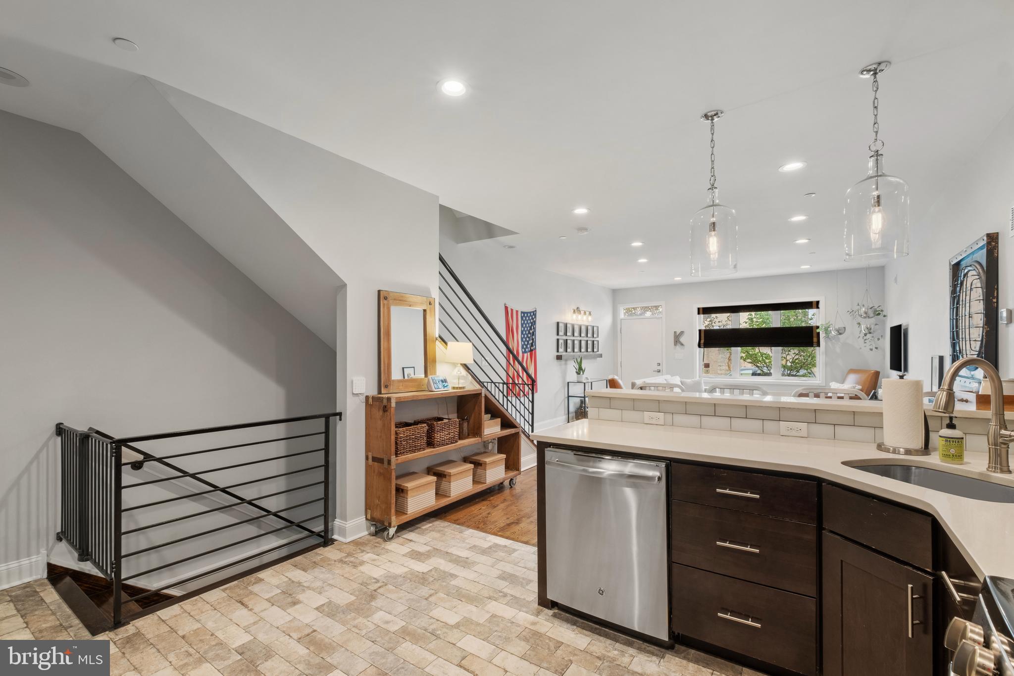 136 Reed Street Philadelphia, PA 19147 - Photo 21 of 62