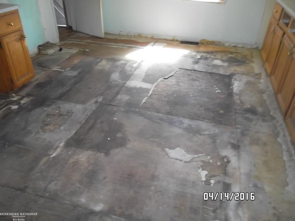15575 Almont Road Allenton, MI 48002 - Photo 16 of 19 31287104-15.JPG