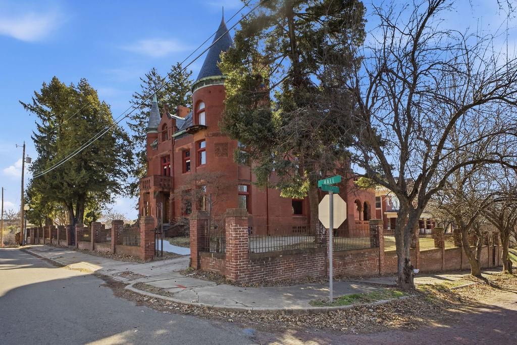 802 Hall Street St. Joseph, MO 64501 - Photo 12 of 99