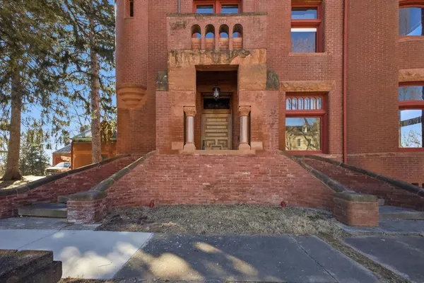 $797,000 | 802 Hall Street, St. Joseph, MO 64501