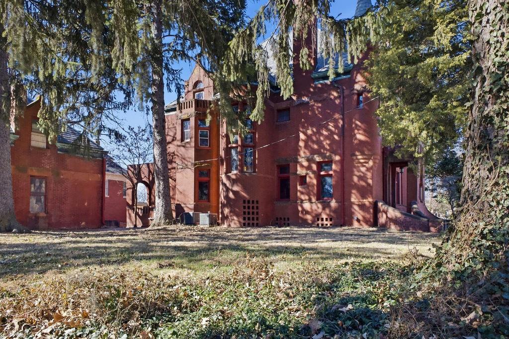 802 Hall Street St. Joseph, MO 64501 - Photo 19 of 99
