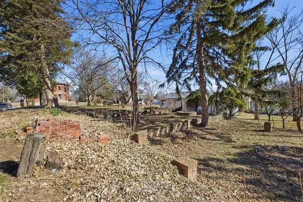 $797,000 | 802 Hall Street, St. Joseph, MO 64501