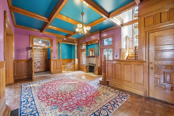 $797,000 | 802 Hall Street, St. Joseph, MO 64501