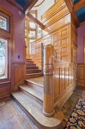 $797,000 | 802 Hall Street, St. Joseph, MO 64501